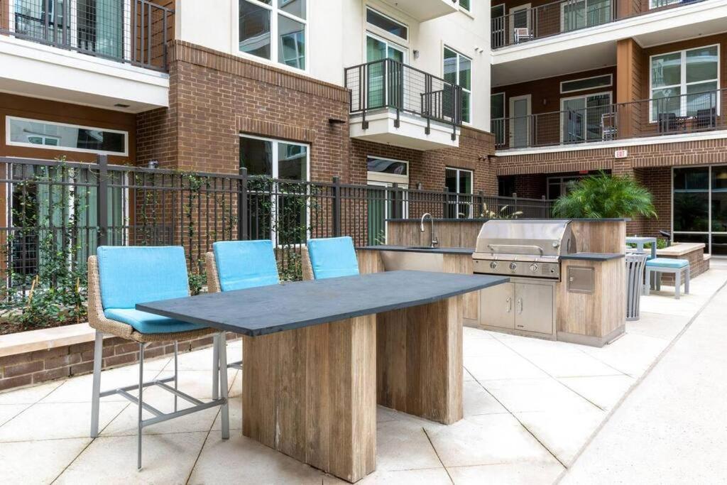 Luxury Apartment With King Bed And Pool And Free Parking 4 Хьюстон Экстерьер фото