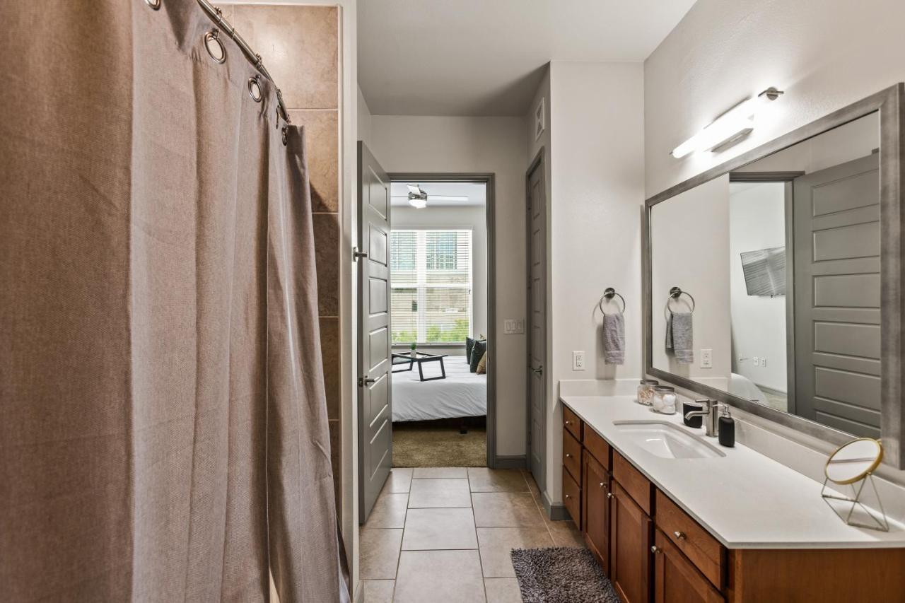 Luxury Apartment With King Bed And Pool And Free Parking 4 Хьюстон Экстерьер фото